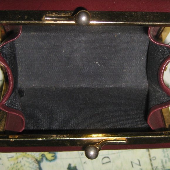 ❤️Rare! CHRISTIAN DIOR Burgundy Mini Framed Kisslock Coin Purse Wallet - Picture 5 of 5
